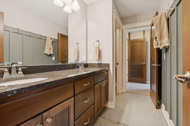 2559 Woods Drive, Victoria, MN 55386