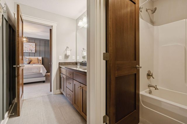 2559 Woods Drive, Victoria, MN 55386