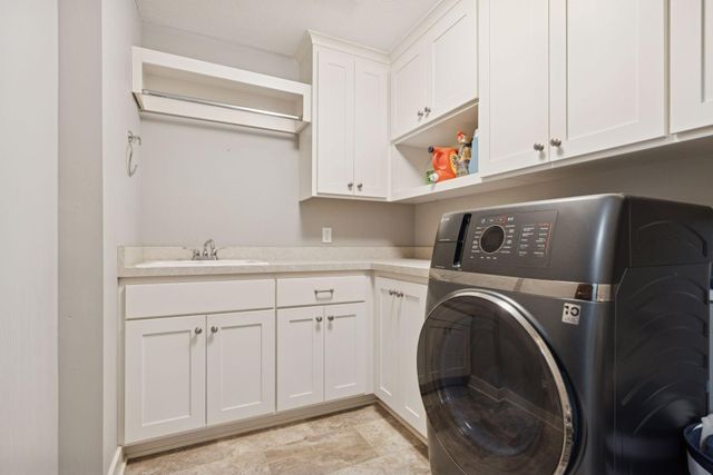 2559 Woods Drive, Victoria, MN 55386