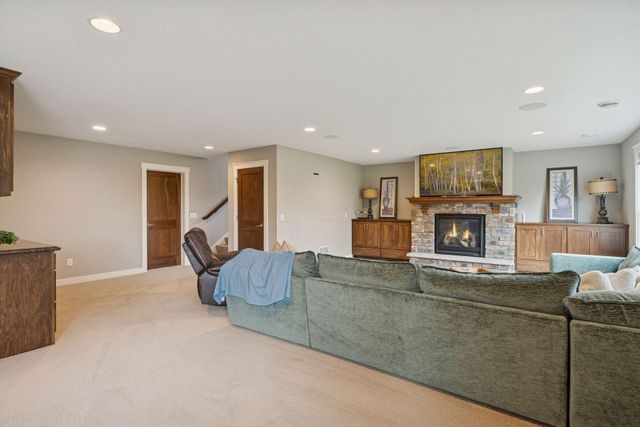 2559 Woods Drive, Victoria, MN 55386