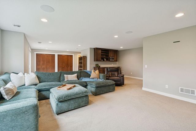 2559 Woods Drive, Victoria, MN 55386