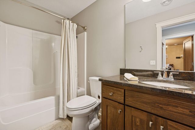 2559 Woods Drive, Victoria, MN 55386