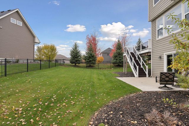 2559 Woods Drive, Victoria, MN 55386