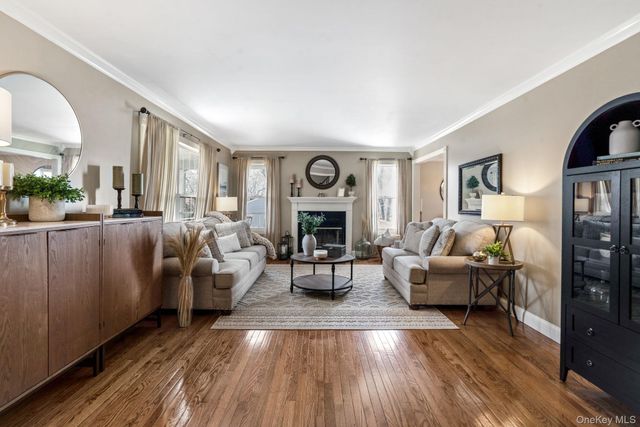 139 Ridgewood Avenue, Farmingville, NY 11738