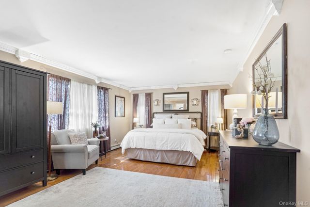 139 Ridgewood Avenue, Farmingville, NY 11738