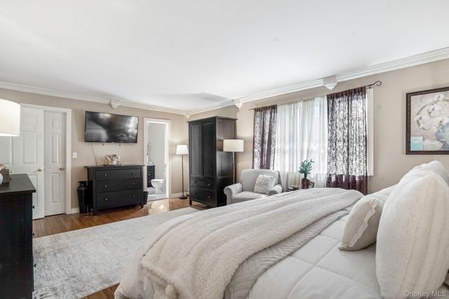 139 Ridgewood Avenue, Farmingville, NY 11738