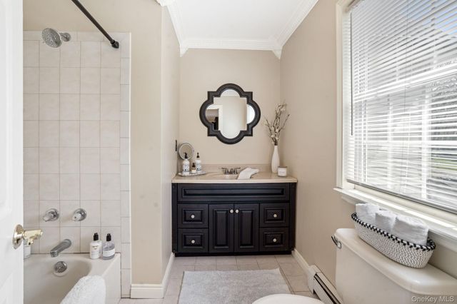 139 Ridgewood Avenue, Farmingville, NY 11738