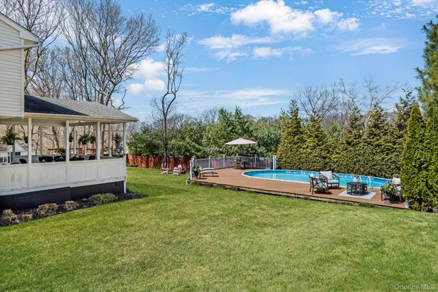 139 Ridgewood Avenue, Farmingville, NY 11738