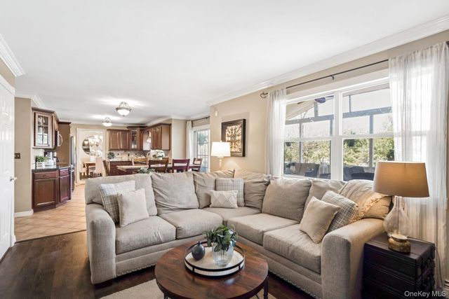 139 Ridgewood Avenue, Farmingville, NY 11738