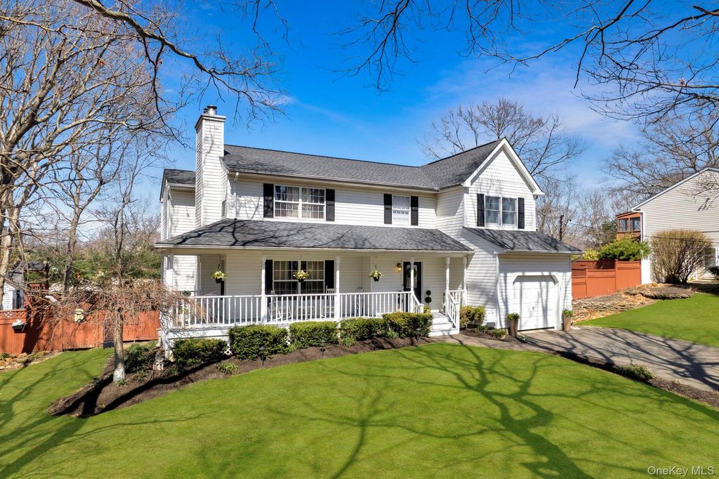 139 Ridgewood Avenue, Farmingville, NY 11738