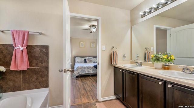 8940 Hickman Park, San Antonio, TX 78254