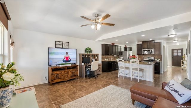 8940 Hickman Park, San Antonio, TX 78254