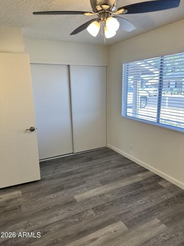5832 W JOHN CABOT Road, Glendale, AZ 85308