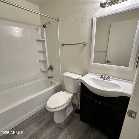 5832 W JOHN CABOT Road, Glendale, AZ 85308