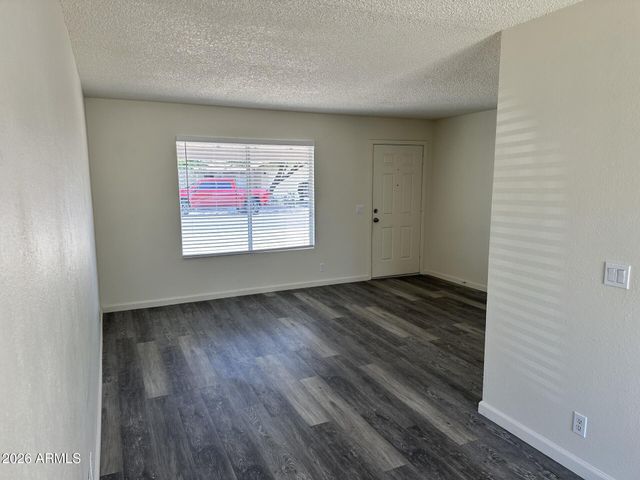 5832 W JOHN CABOT Road, Glendale, AZ 85308