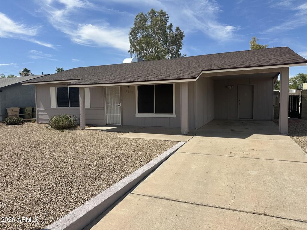 5832 W JOHN CABOT Road, Glendale, AZ 85308
