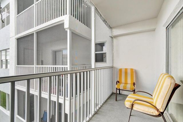 1516 S Lakeside Drive 307, Lake Worth Beach, FL 33460