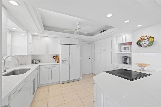 10691 Gulf Shore DR 1102, Naples, FL 34108