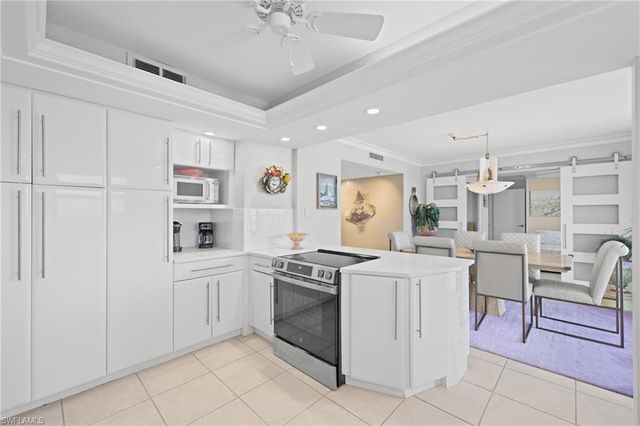 10691 Gulf Shore DR 1102, Naples, FL 34108