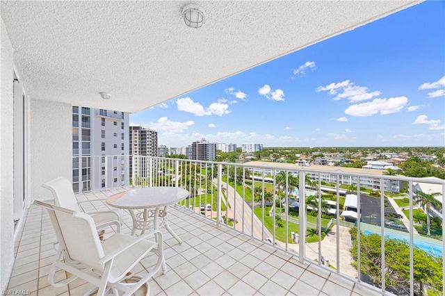 10691 Gulf Shore DR 1102, Naples, FL 34108