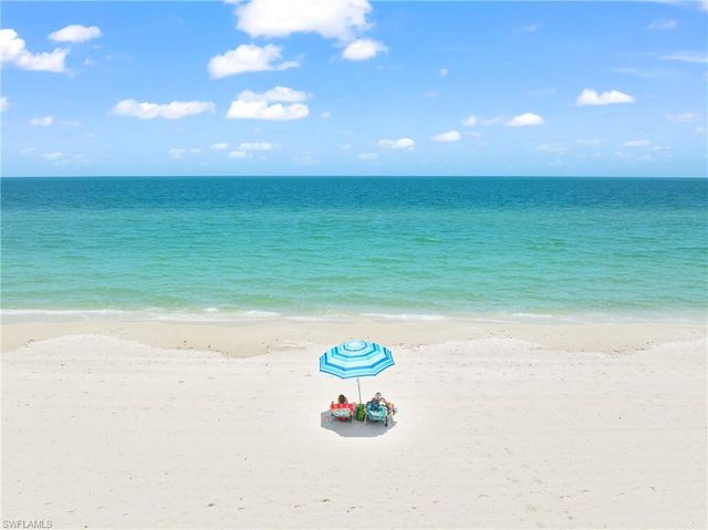 10691 Gulf Shore DR 1102, Naples, FL 34108