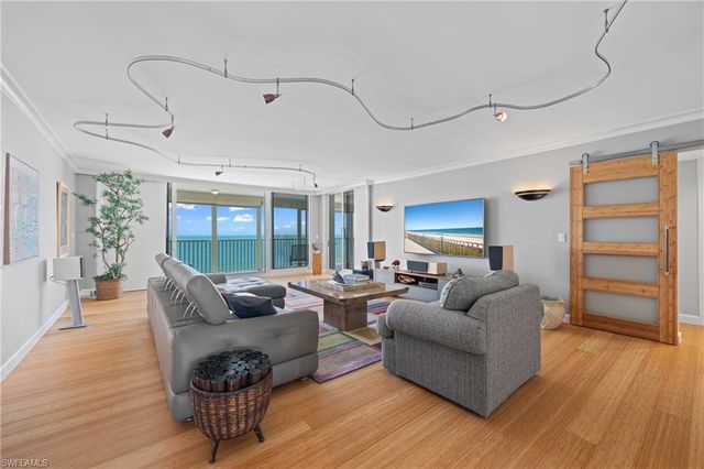 10691 Gulf Shore DR 1102, Naples, FL 34108