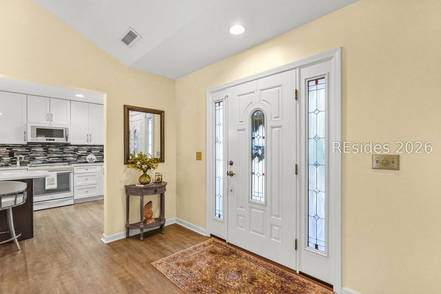 561 Sams Point Rd, Beaufort, SC 29907
