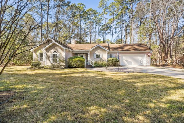 561 Sams Point Rd, Beaufort, SC 29907