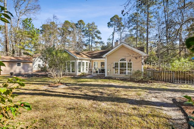 561 Sams Point Rd, Beaufort, SC 29907