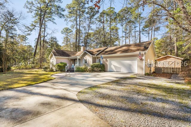 561 Sams Point Rd, Beaufort, SC 29907