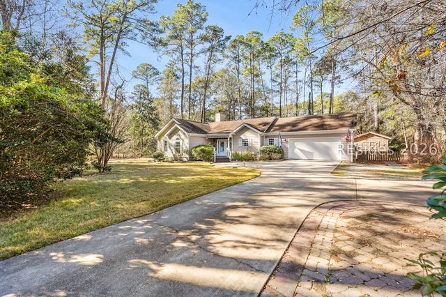 561 Sams Point Rd, Beaufort, SC 29907