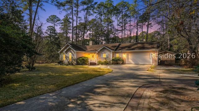 561 Sams Point Rd, Beaufort, SC 29907