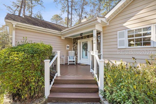 561 Sams Point Rd, Beaufort, SC 29907