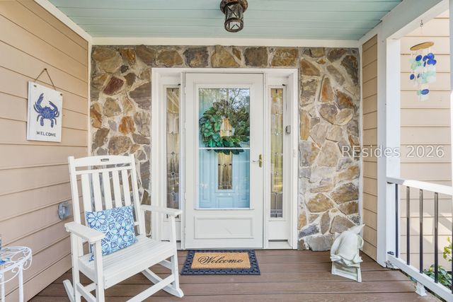 561 Sams Point Rd, Beaufort, SC 29907