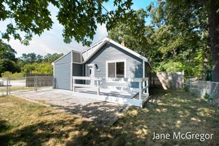 1312 E Broadway Avenue, Norton Shores, MI 49444