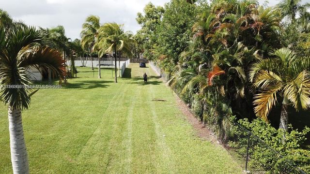 13050 SW 103 Avenue, Miami, FL 33176