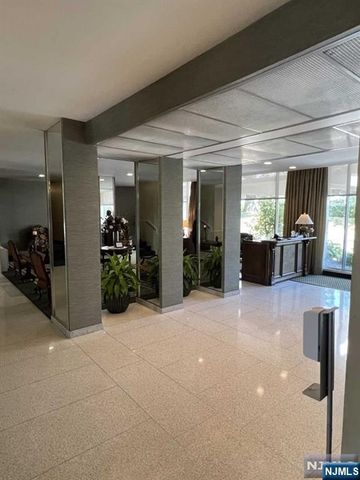301 Beech Street 8D, Hackensack, NJ 07601