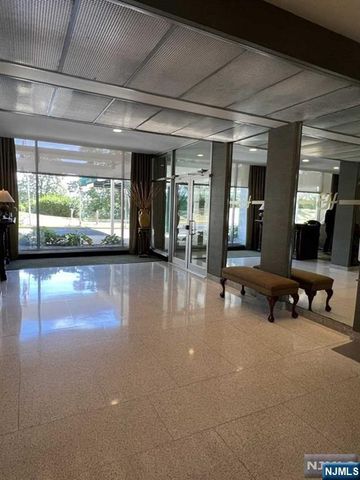 301 Beech Street 8D, Hackensack, NJ 07601