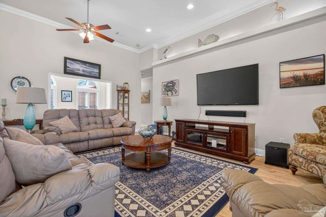 2930 Fenceline Rd, Pensacola, FL 32507