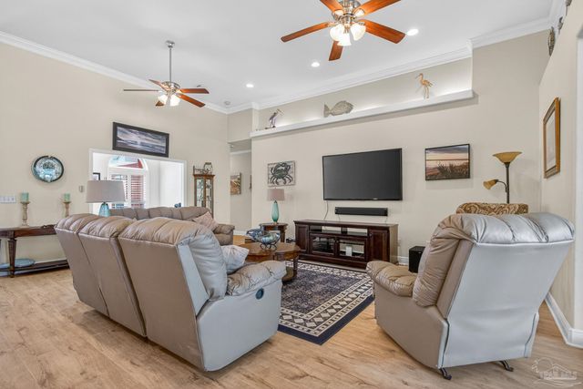 2930 Fenceline Rd, Pensacola, FL 32507