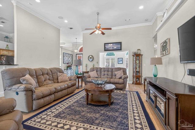 2930 Fenceline Rd, Pensacola, FL 32507