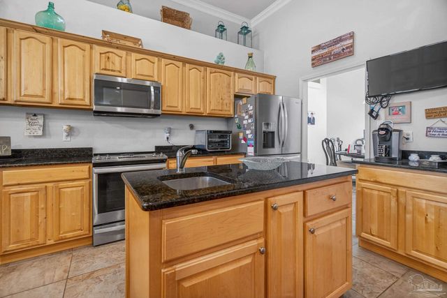 2930 Fenceline Rd, Pensacola, FL 32507