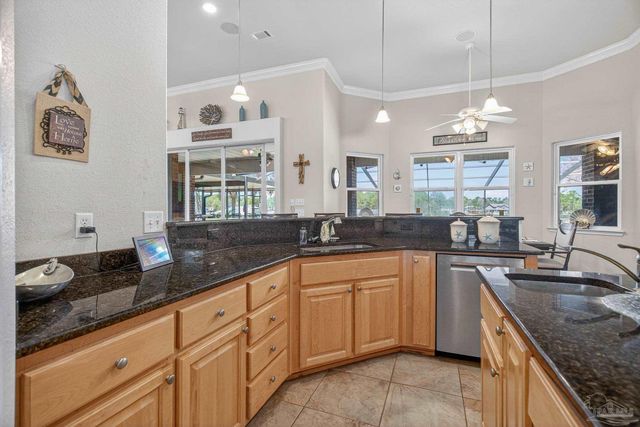 2930 Fenceline Rd, Pensacola, FL 32507