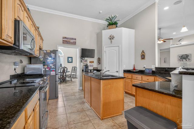 2930 Fenceline Rd, Pensacola, FL 32507