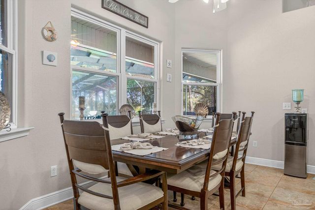 2930 Fenceline Rd, Pensacola, FL 32507