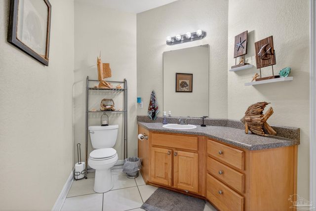 2930 Fenceline Rd, Pensacola, FL 32507