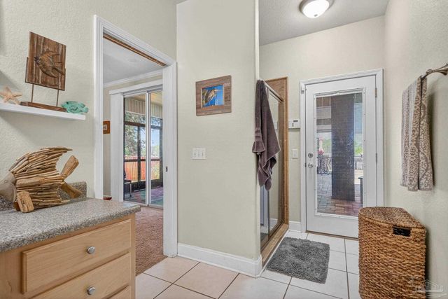 2930 Fenceline Rd, Pensacola, FL 32507