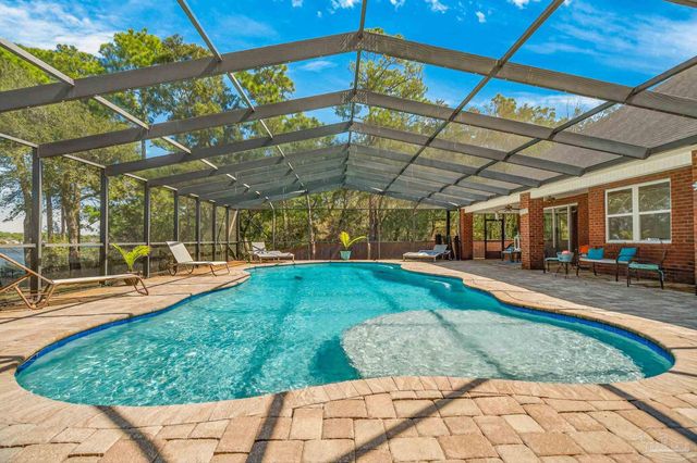 2930 Fenceline Rd, Pensacola, FL 32507