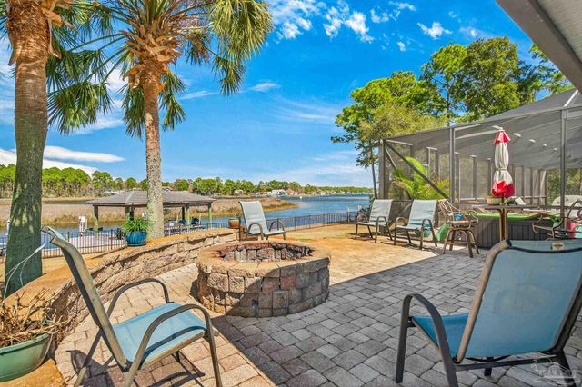 2930 Fenceline Rd, Pensacola, FL 32507