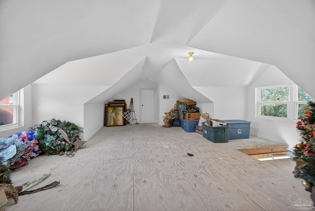 2930 Fenceline Rd, Pensacola, FL 32507